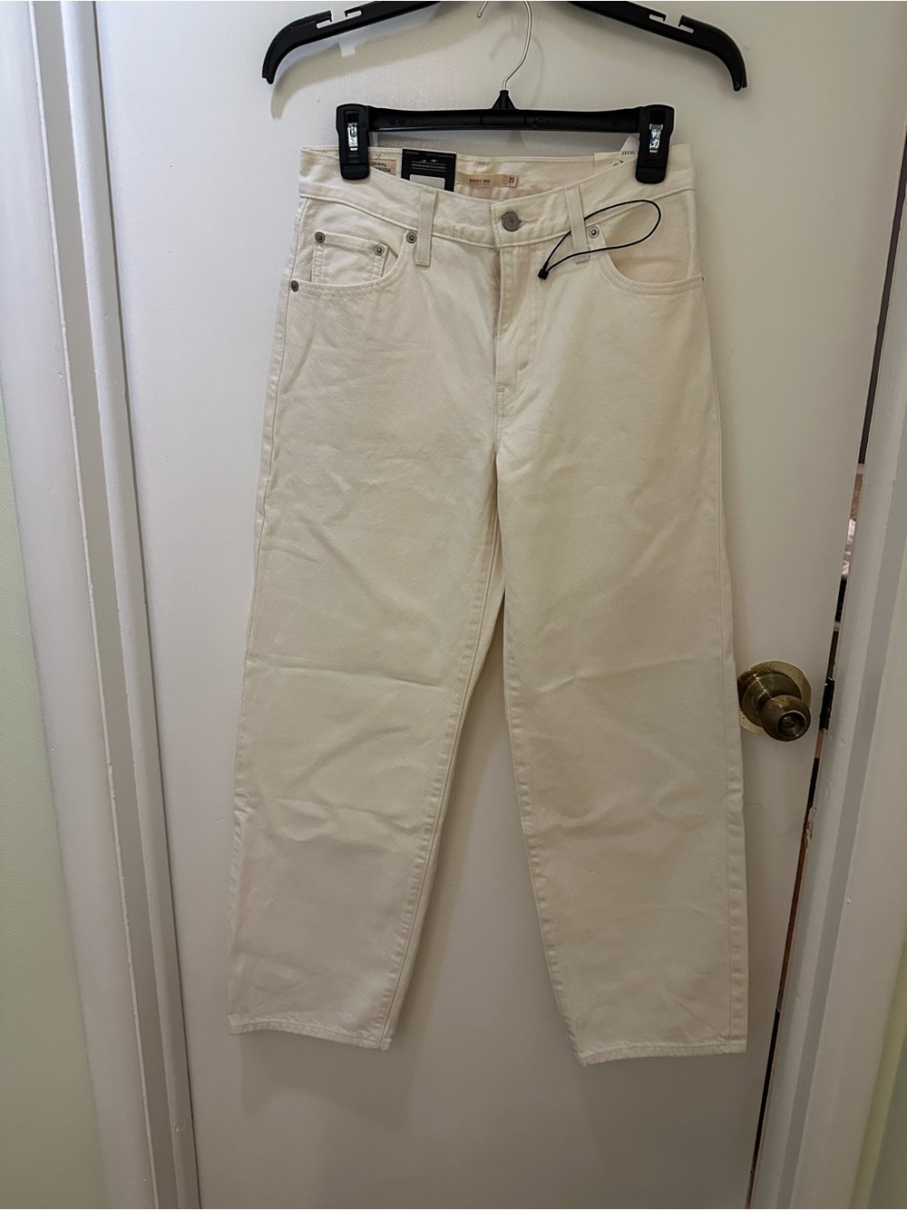 Levi’s Baggy Dad Women’s Jeans in Cream